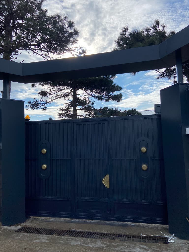Modern Antrasit Dikey Profilli Villa Bahçe Kapısı – Tekirdağ / Marmaraereğlisi